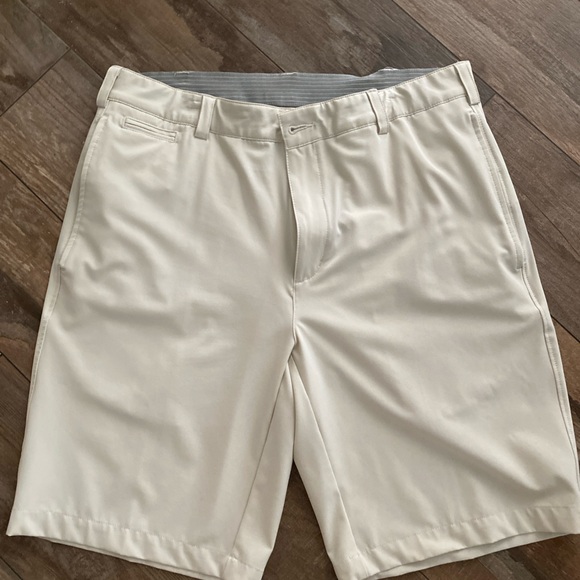 Columbia Golf Short - Picture 3 of 3